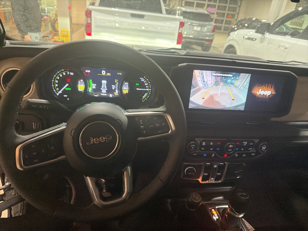 Used 2025 Jeep Wrangler Unlimited Sahara w/ Safety Group image 12