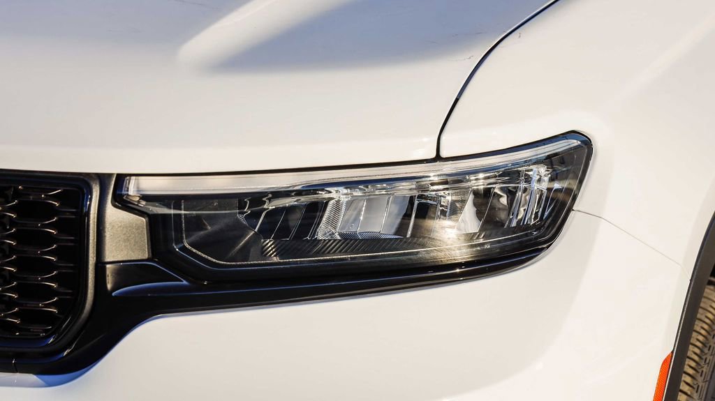 New 2025 Jeep Grand Cherokee L Altitude image 5