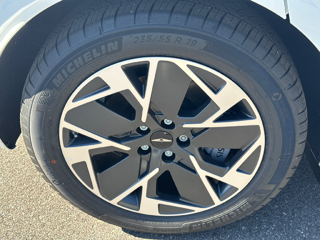 New 2027 Genesis GV60 RWD image 17