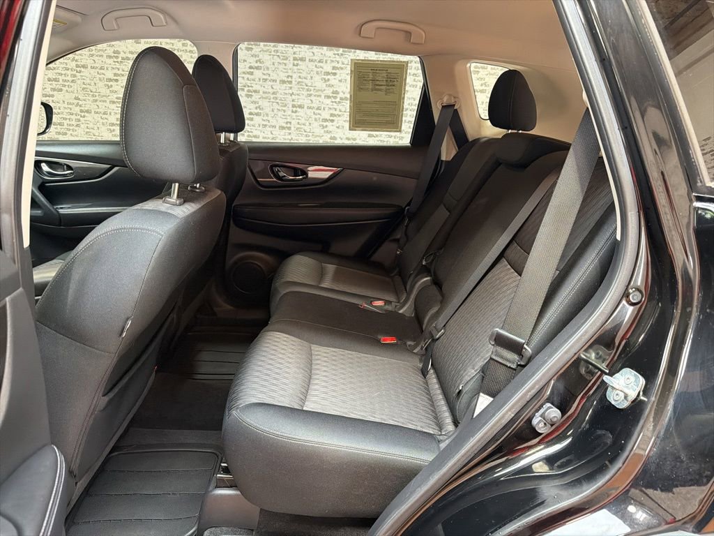 Used 2020 Nissan Rogue SV w/ Premium Package FWD image 14