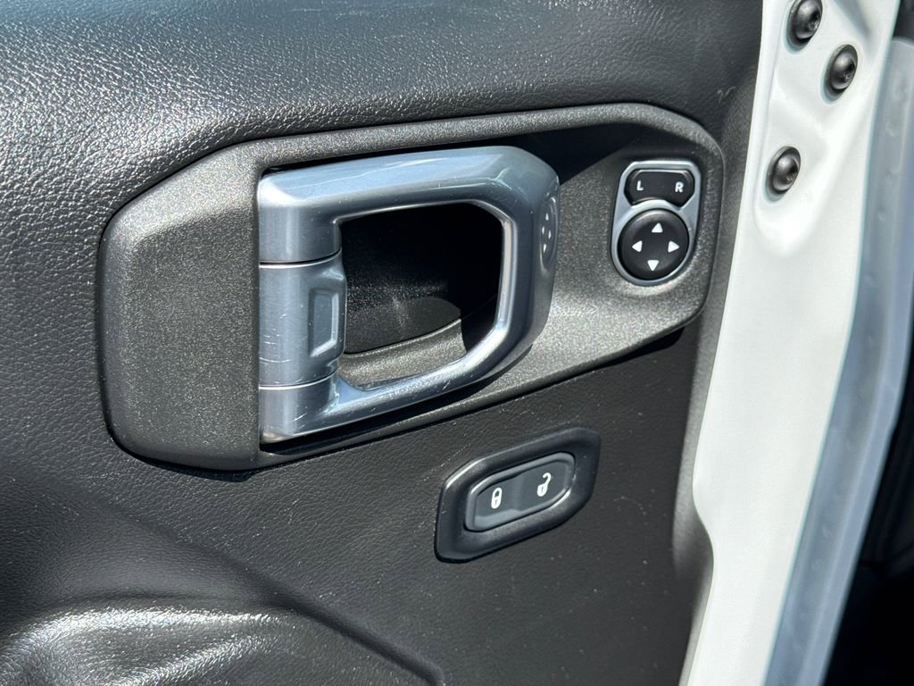 Certified 2023 Jeep Wrangler Unlimited AWD/4WD image 27