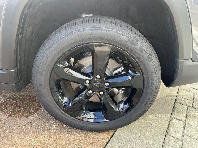 New 2025 Jeep Grand Cherokee L Limited w/ Luxury Tech Group II image 16