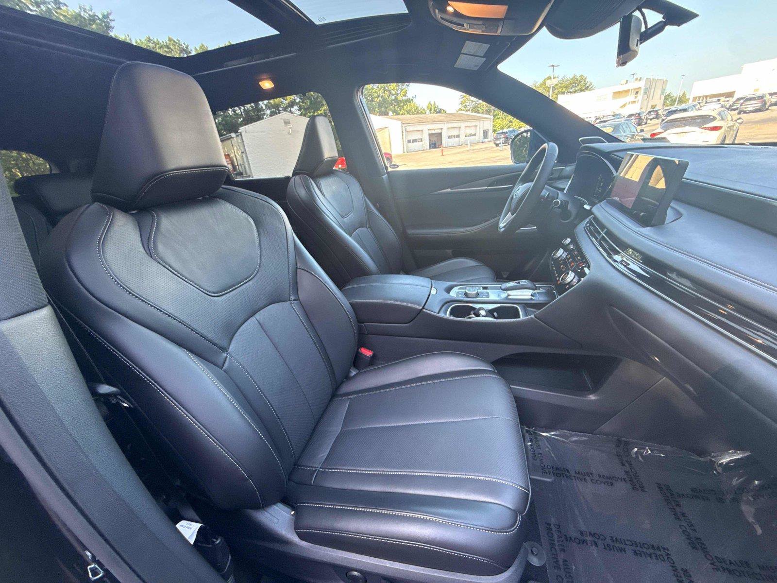 Used 2025 INFINITI QX60 Luxe w/ Black Edition FWD image 26