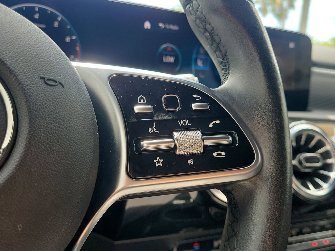 Used 2022 Mercedes-Benz A 220 image 30