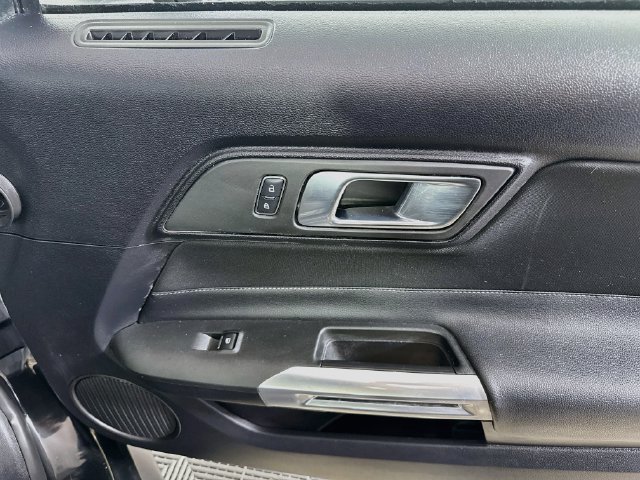 Used 2018 Ford Mustang GT RWD image 28