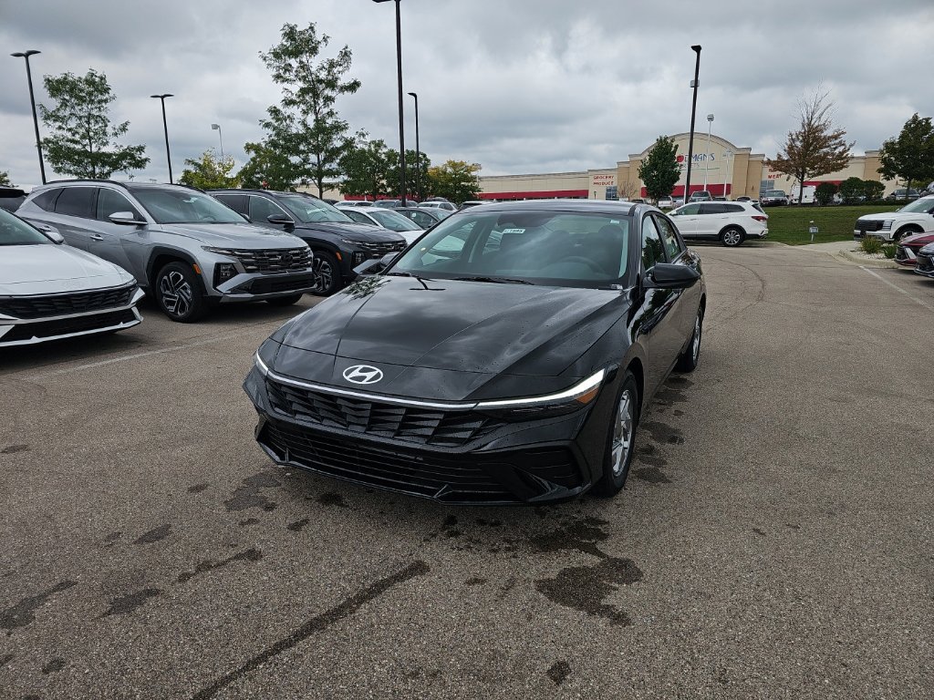 New 2026 Hyundai Elantra SE