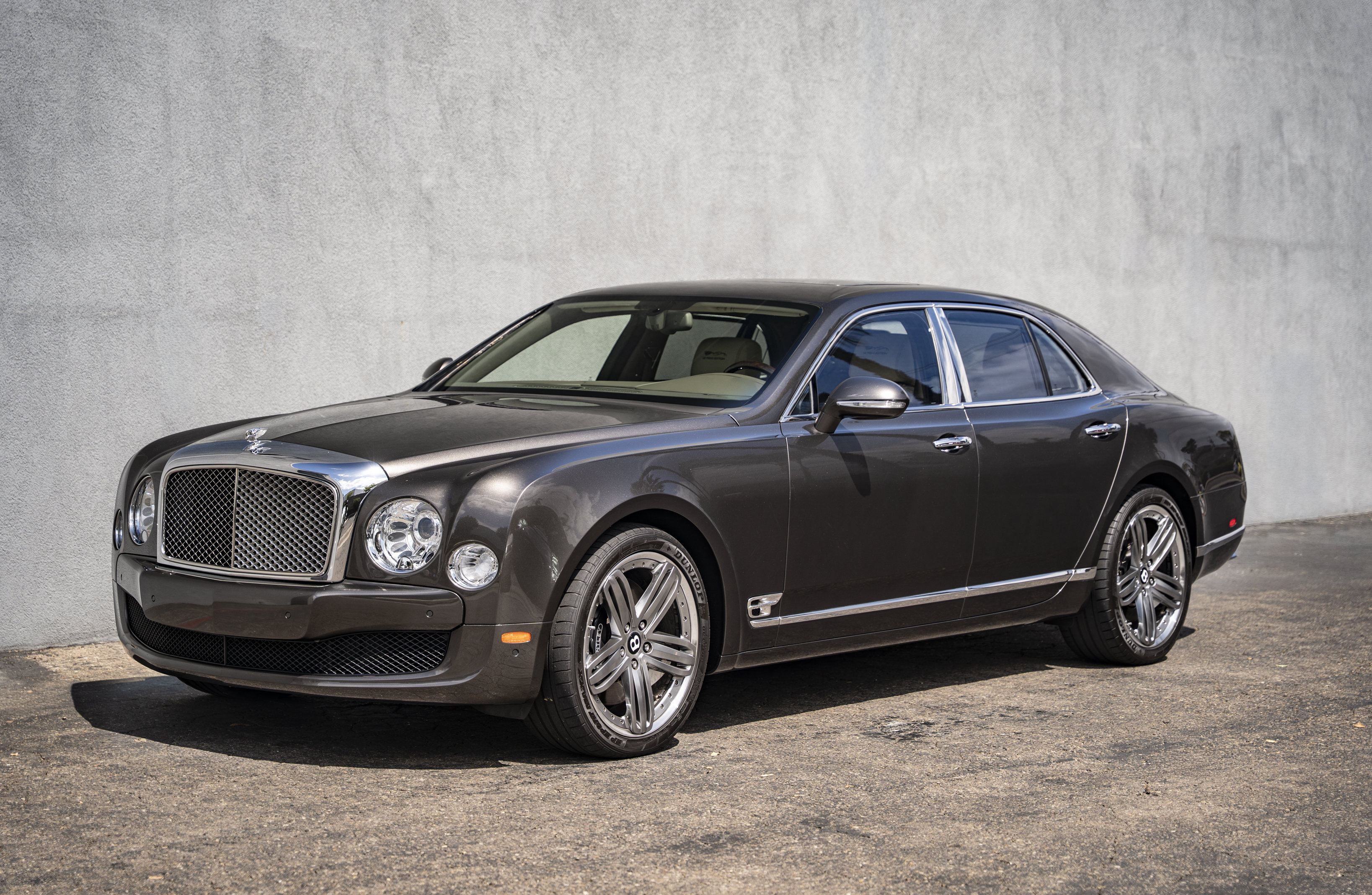Used 2013 Bentley Mulsanne RWD image 1