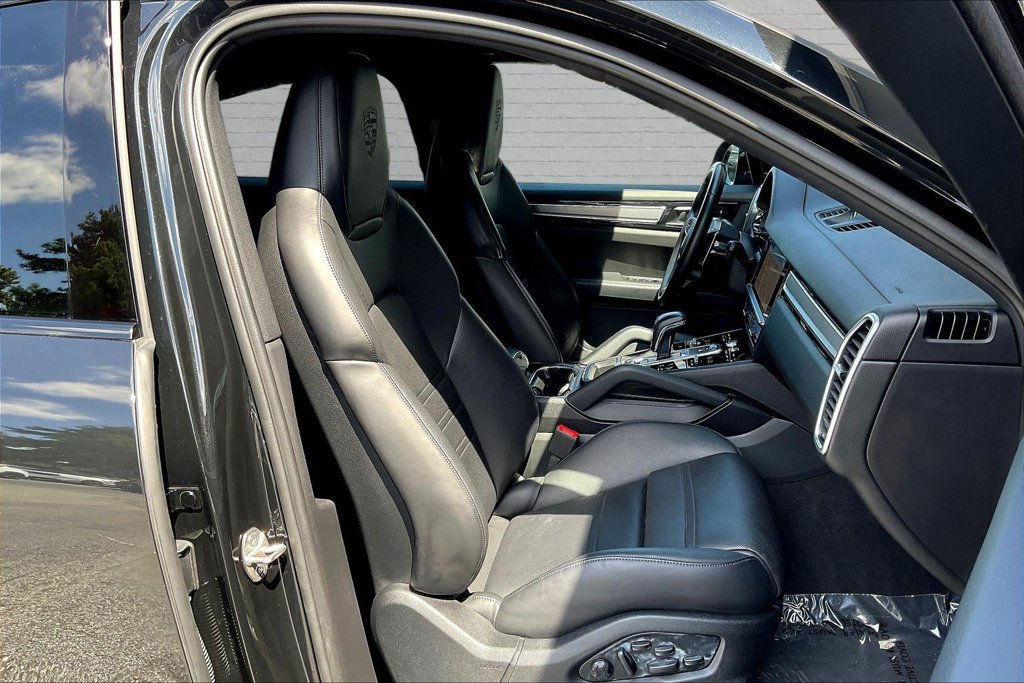 Used 2023 Porsche Cayenne S AWD/4WD image 26