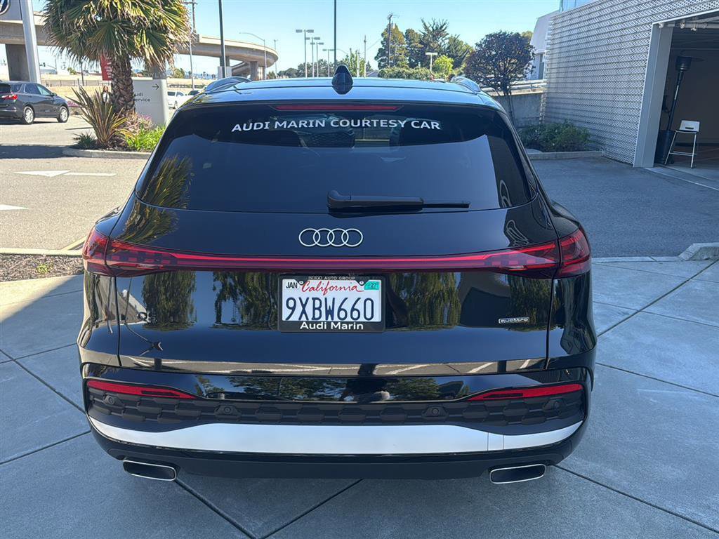 Used 2025 Audi Q5 Premium w/ Convenience Package image 7