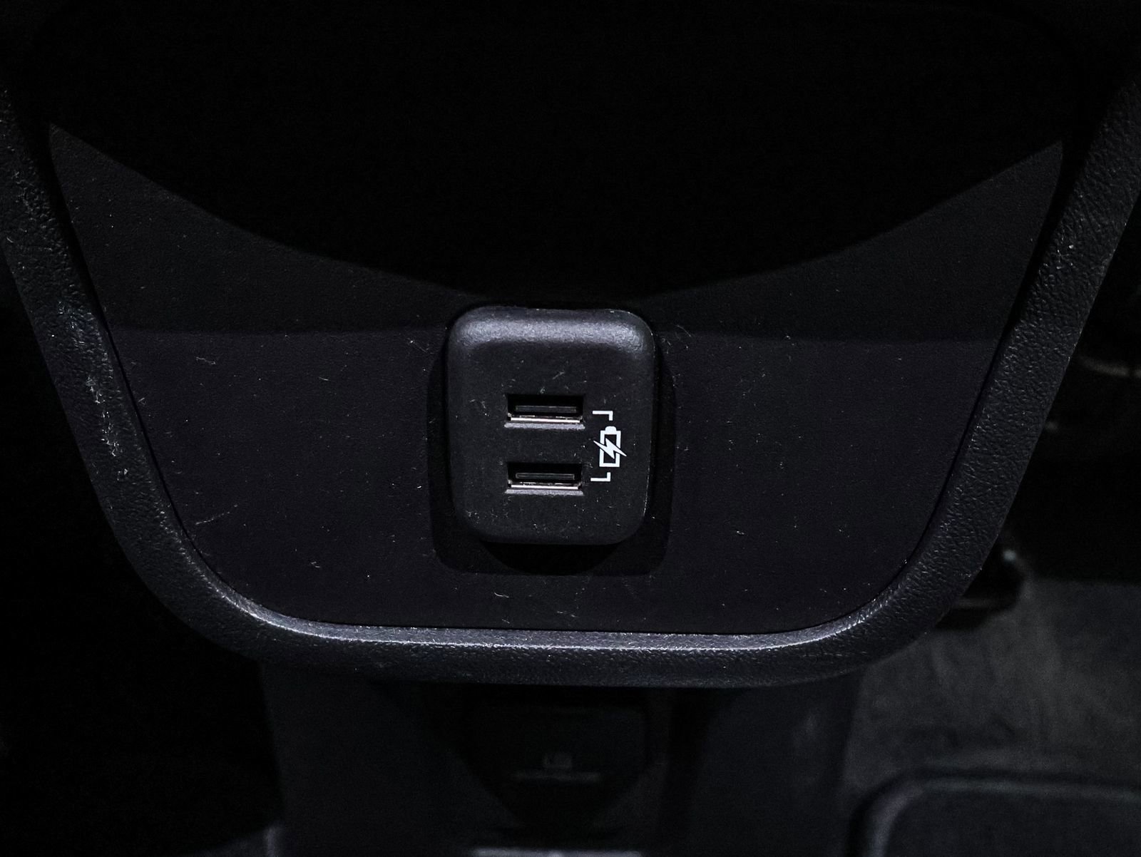 Used 2024 GMC Terrain SLT image 25