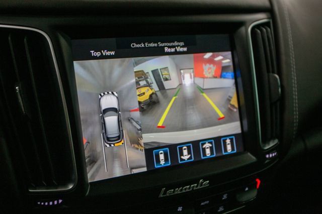 Used 2019 Maserati Levante GranLusso image 8