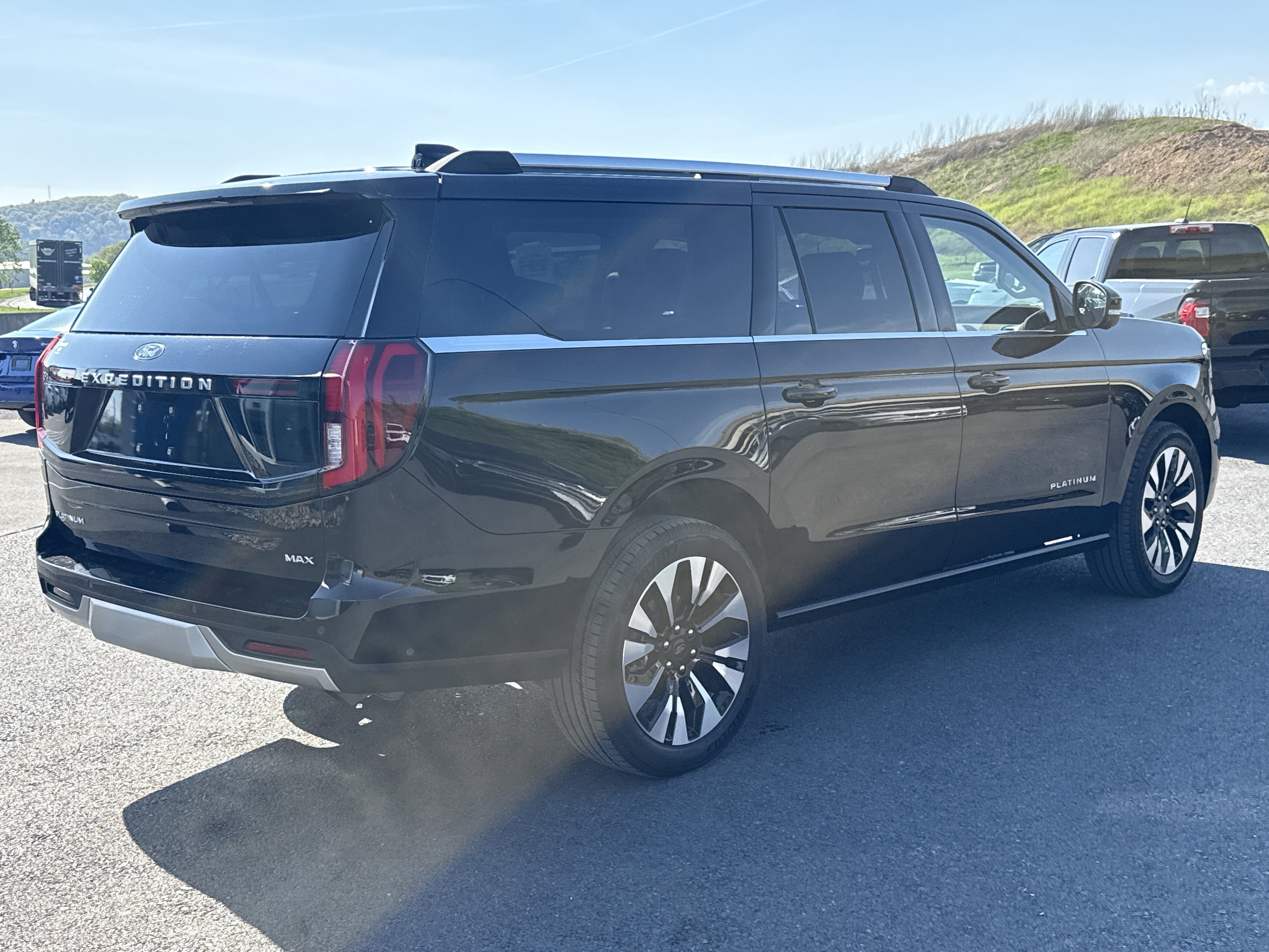 Used 2025 Ford Expedition Max Platinum w/ Driver's Package image 3
