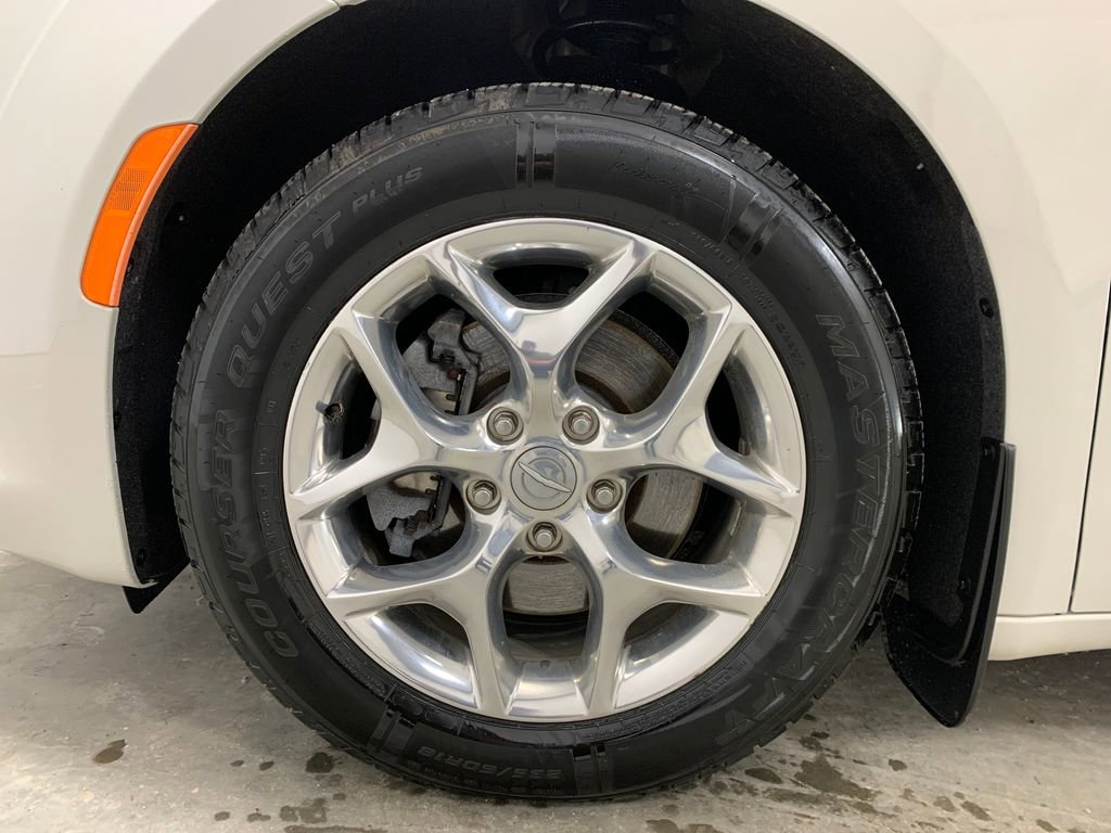 Used 2020 Chrysler Pacifica Limited image 23