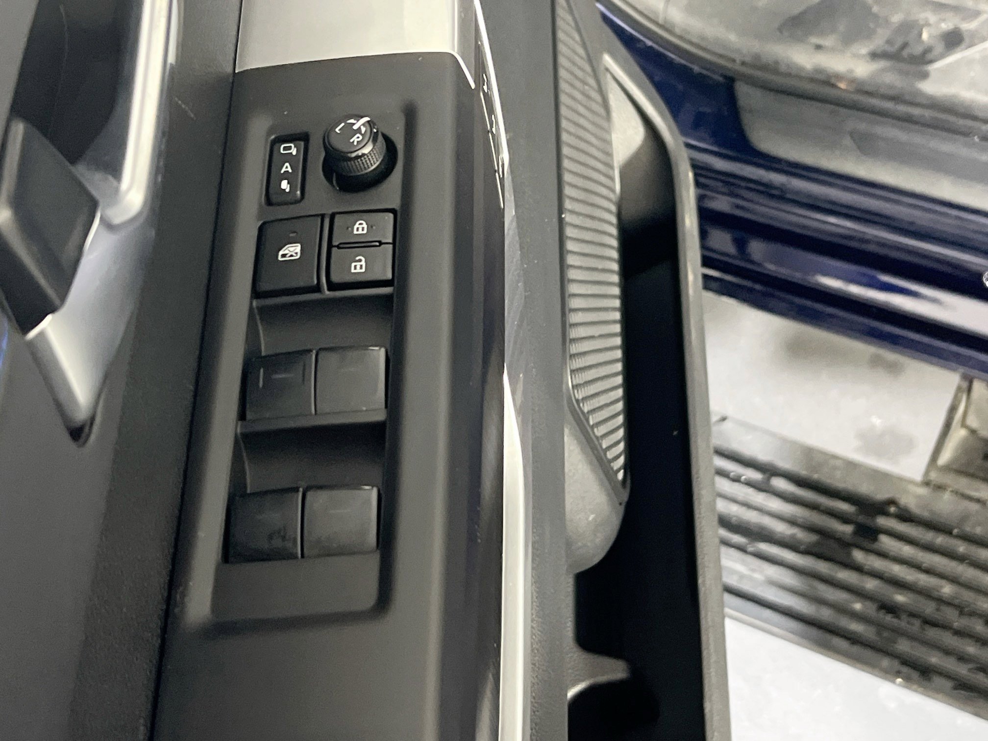 Used 2023 Toyota Tundra Platinum image 17