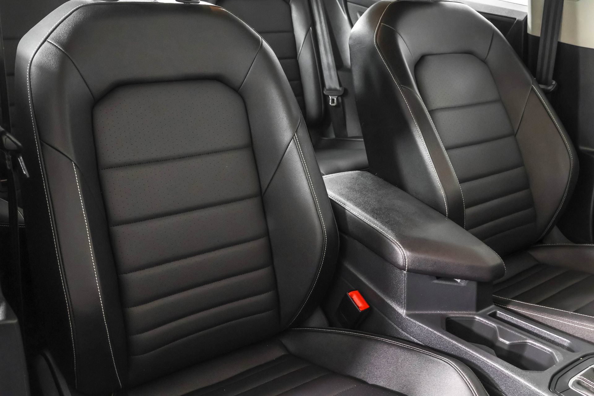 Certified 2024 Volkswagen Jetta SE w/ Panoramic Sunroof Package FWD image 46