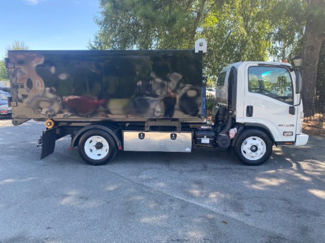 Used 2024 Isuzu NPR image 6