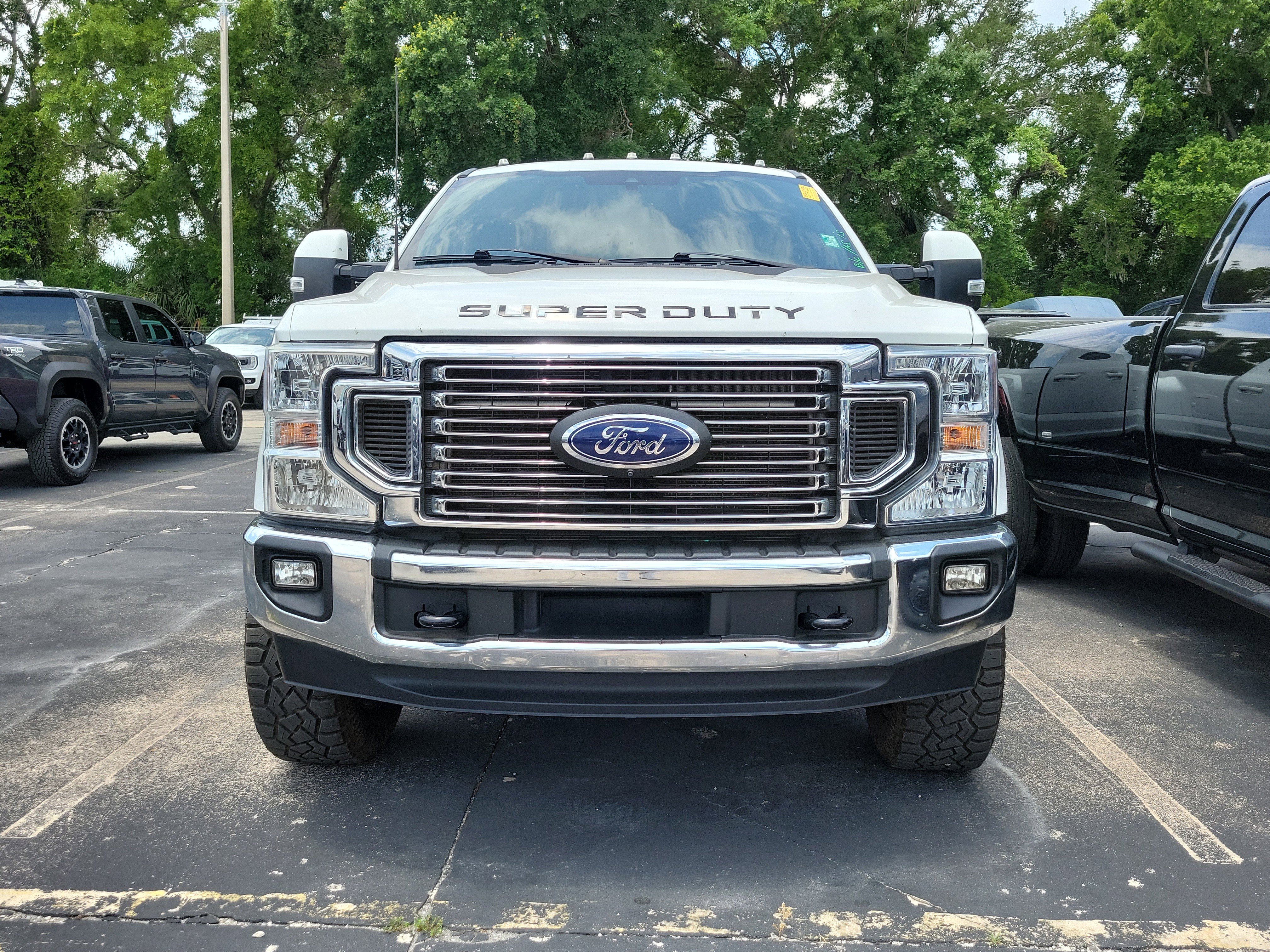 Used 2022 Ford F350 Lariat w/ Lariat Ultimate Package AWD/4WD image 2