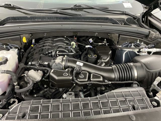 Used 2025 Jeep Grand Cherokee Altitude AWD/4WD image 31