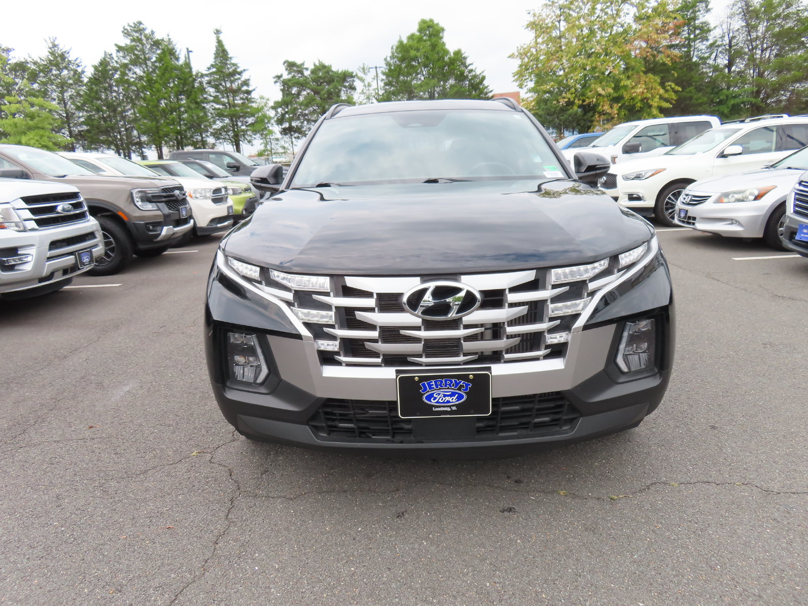 Used 2023 Hyundai Santa Cruz SEL Premium AWD/4WD image 2