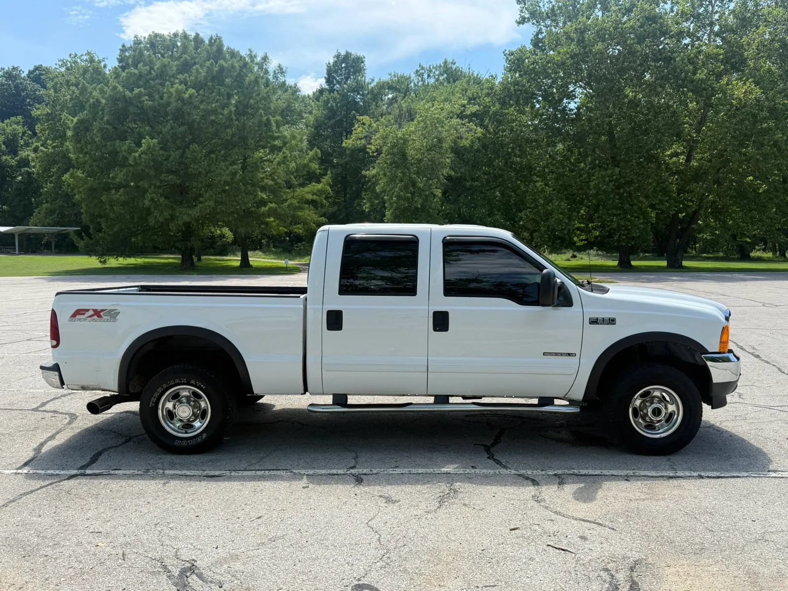 Used 2003 Ford F250 Lariat AWD/4WD image 4