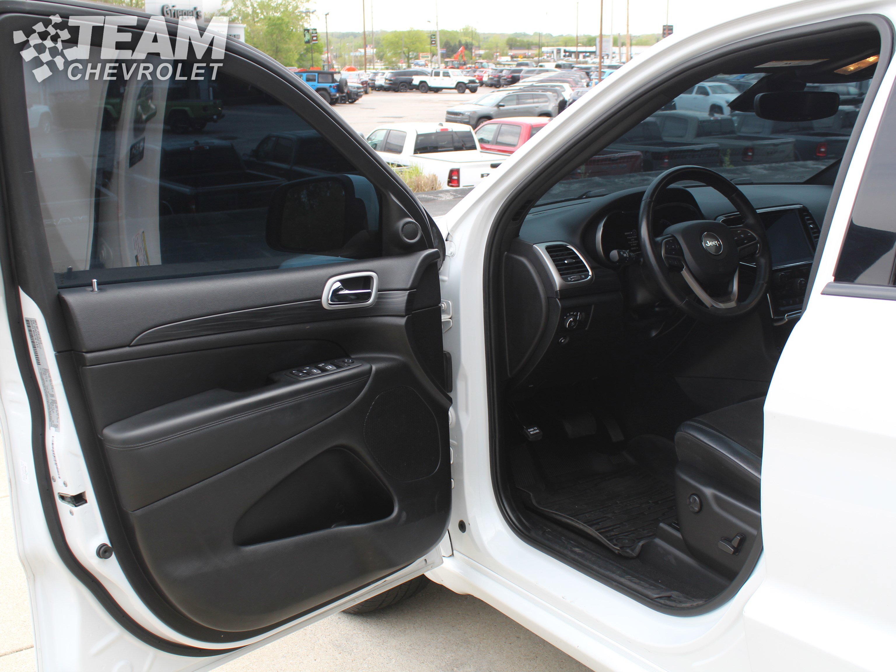 Used 2022 Jeep Grand Cherokee Laredo X AWD/4WD image 10