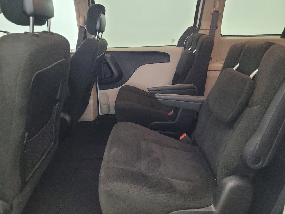 Used 2015 Dodge Grand Caravan SXT w/ Rear Park Assist Package FWD image 18