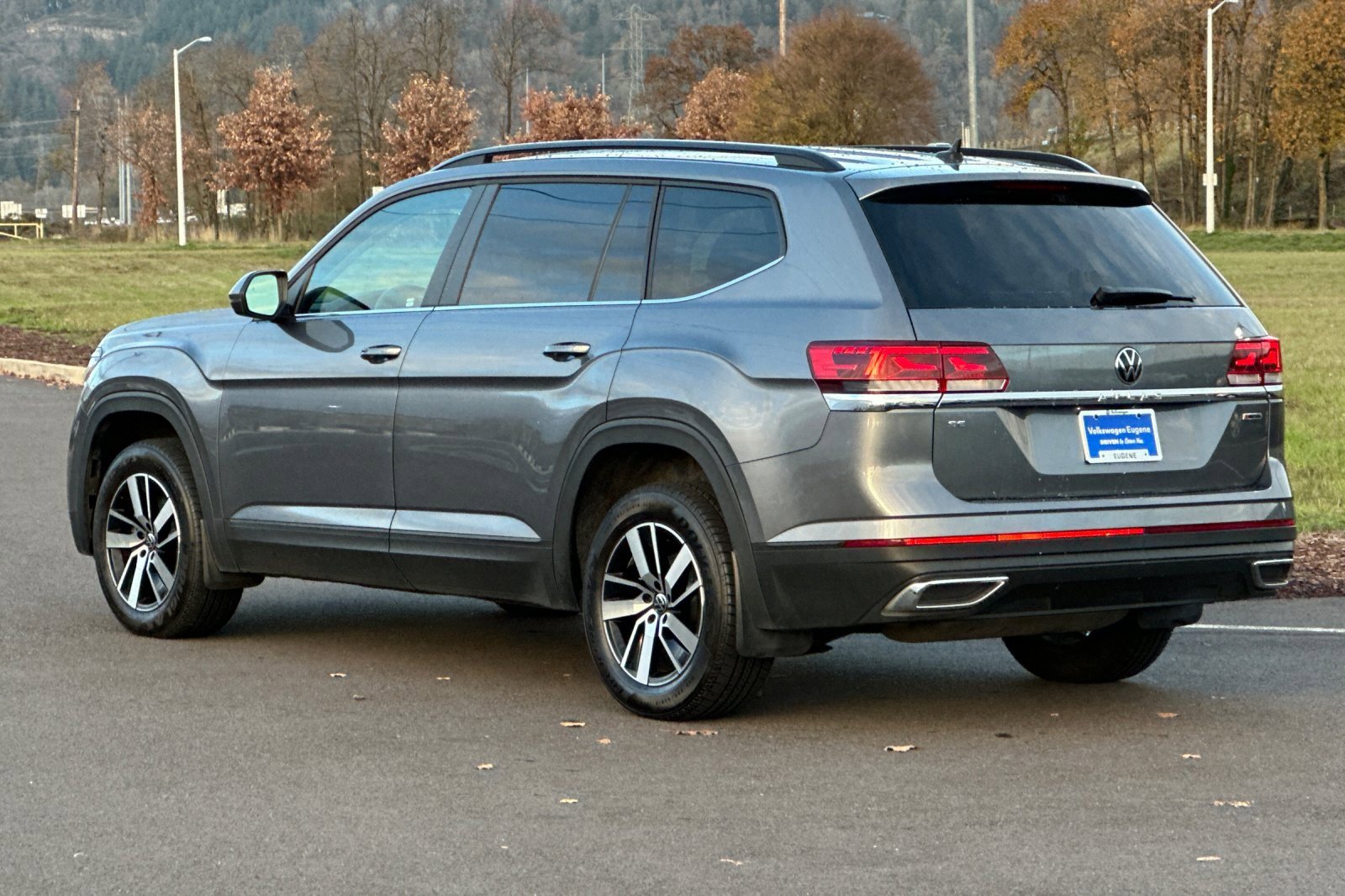 Used 2021 Volkswagen Atlas SE image 5