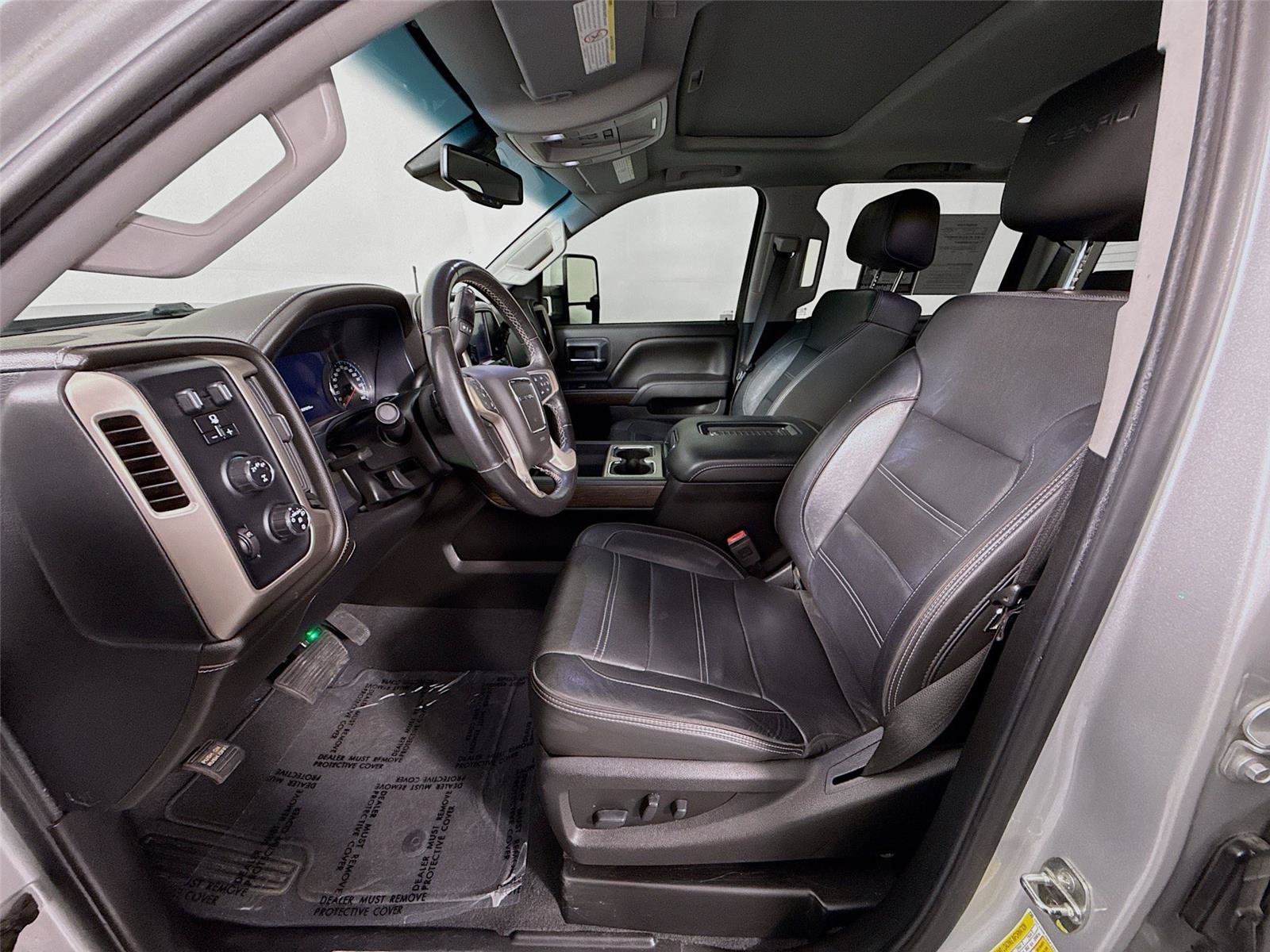 Used 2019 GMC Sierra 2500 Denali w/ Duramax Plus Package AWD/4WD image 2