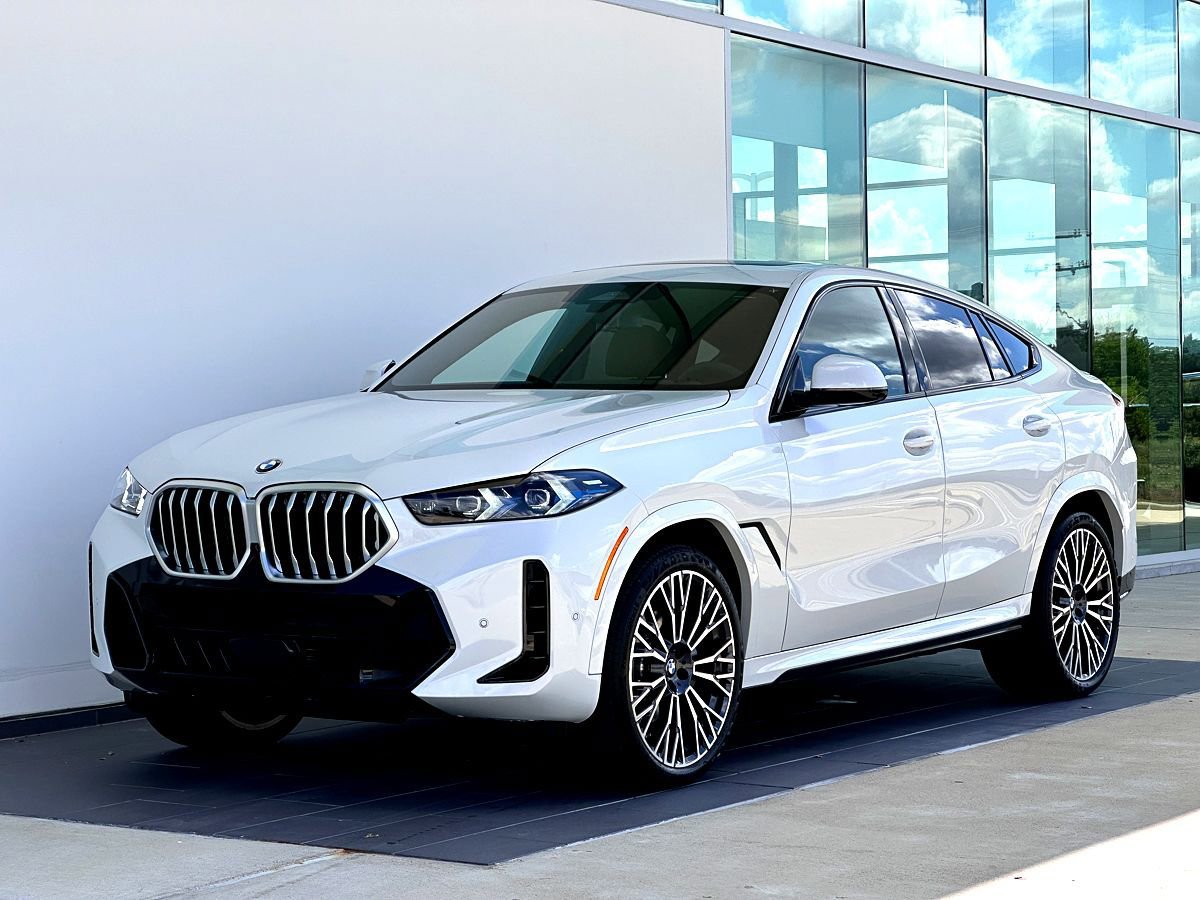 New 2026 BMW X6 xDrive40i w/ Climate Comfort Package image 9