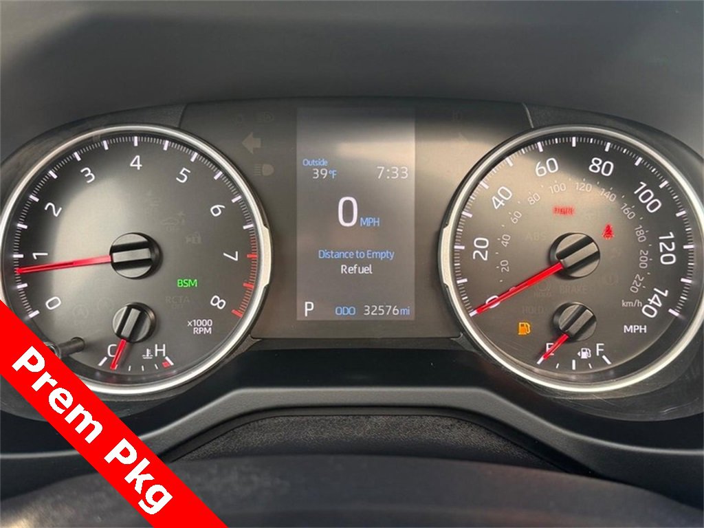 Used 2022 Toyota RAV4 XLE Premium image 22