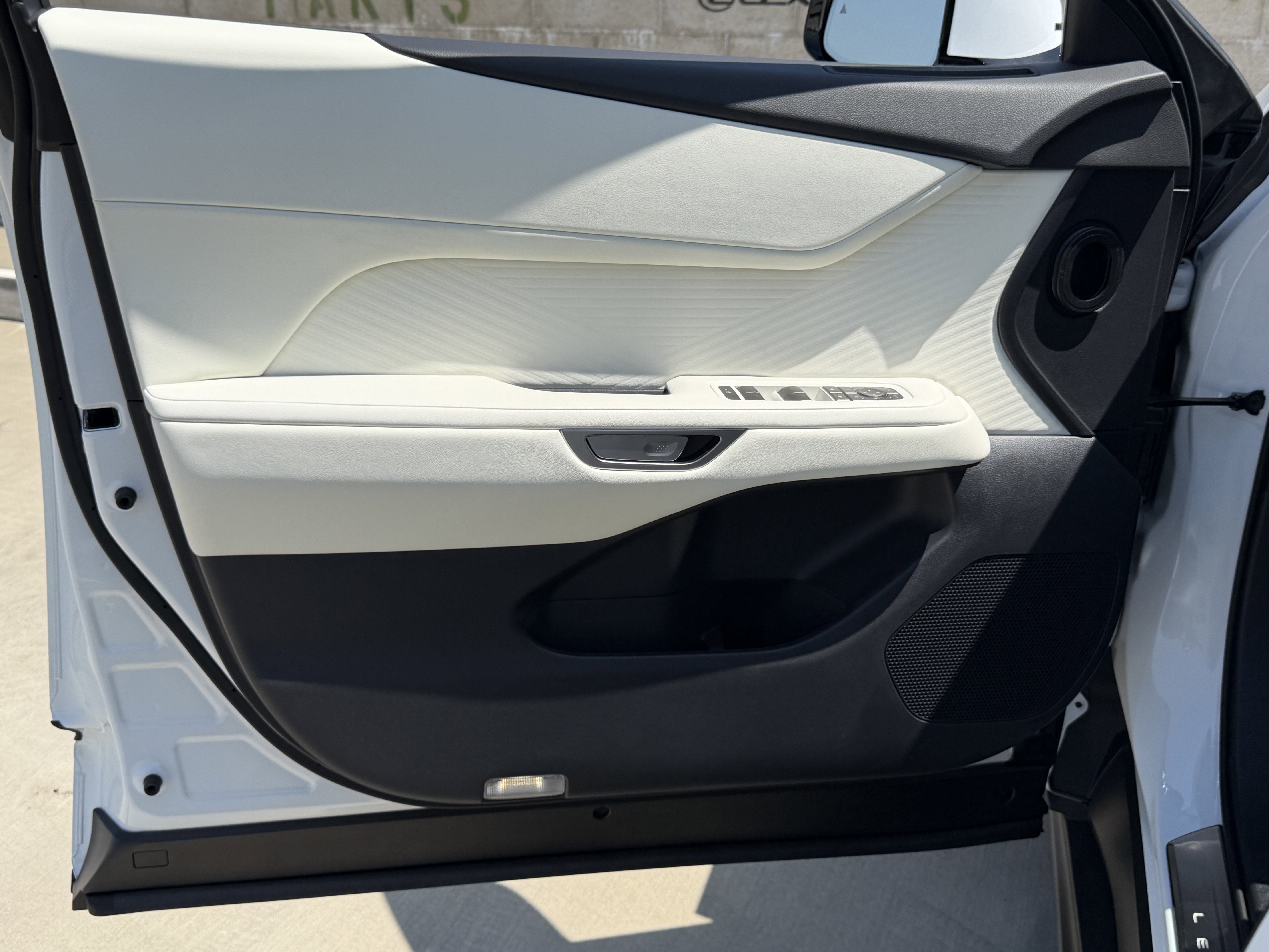 New 2026 Lexus ES 500e AWD/4WD image 16