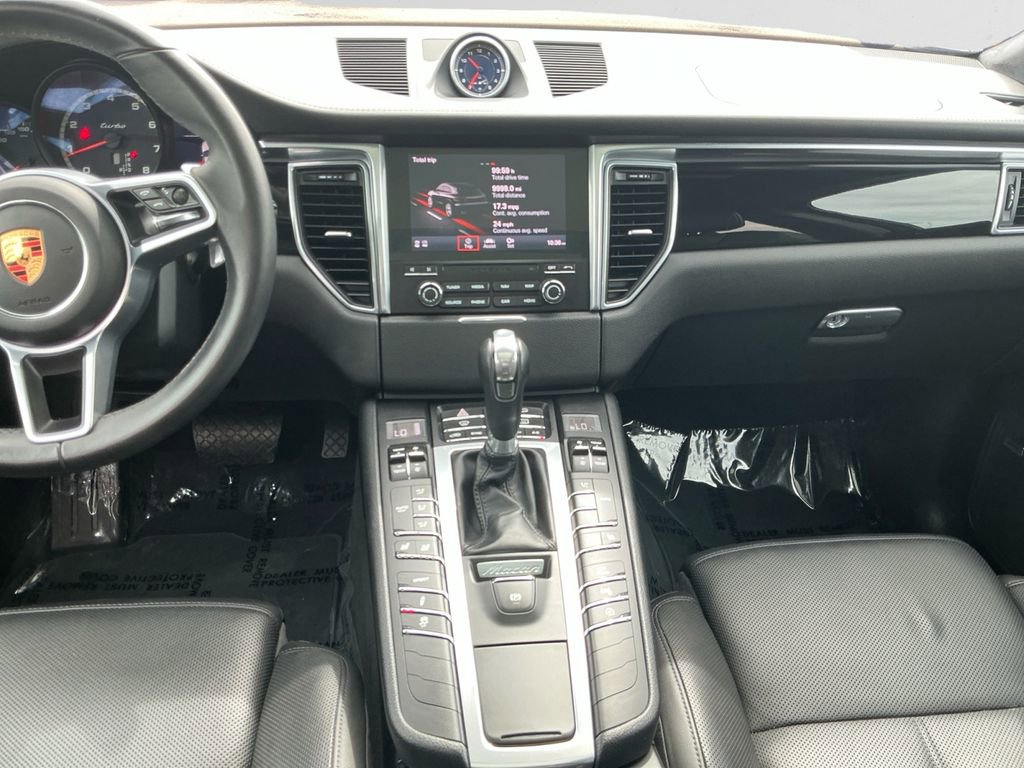 Used 2018 Porsche Macan Turbo AWD/4WD image 11