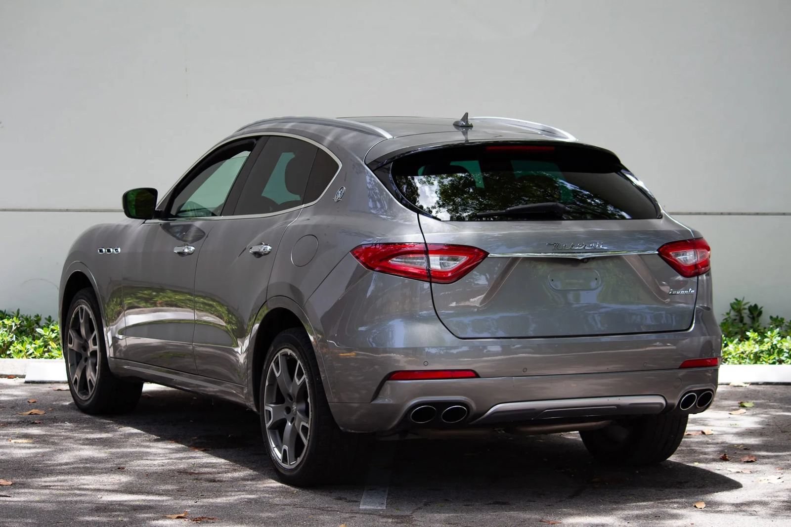 Used 2017 Maserati Levante w/ Luxury Package AWD/4WD image 9