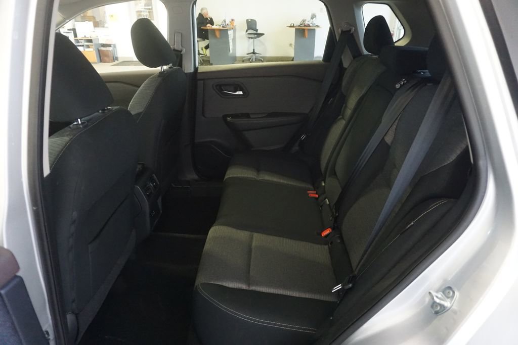 Used 2021 Nissan Rogue SV AWD/4WD image 17