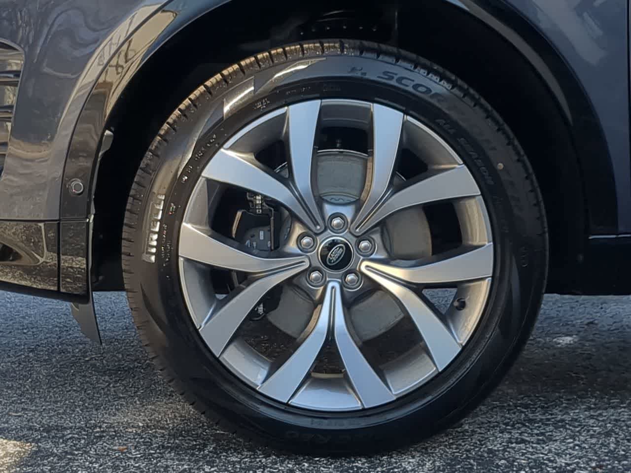 New 2026 Land Rover Discovery Sport Landmark AWD/4WD image 13