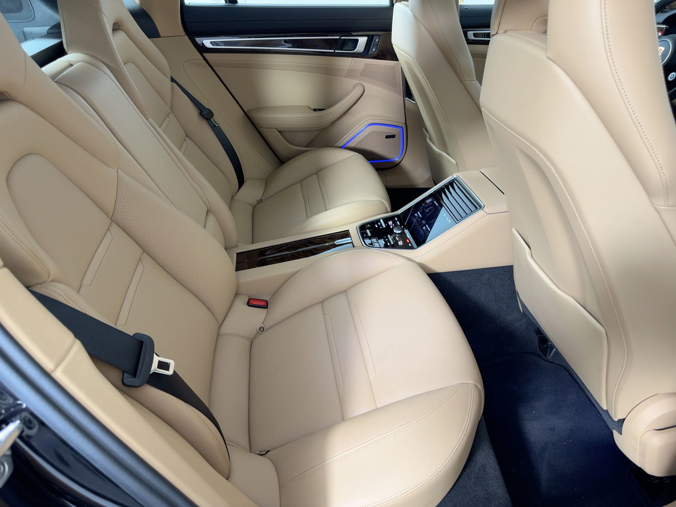 Certified 2023 Porsche Panamera 4 image 29