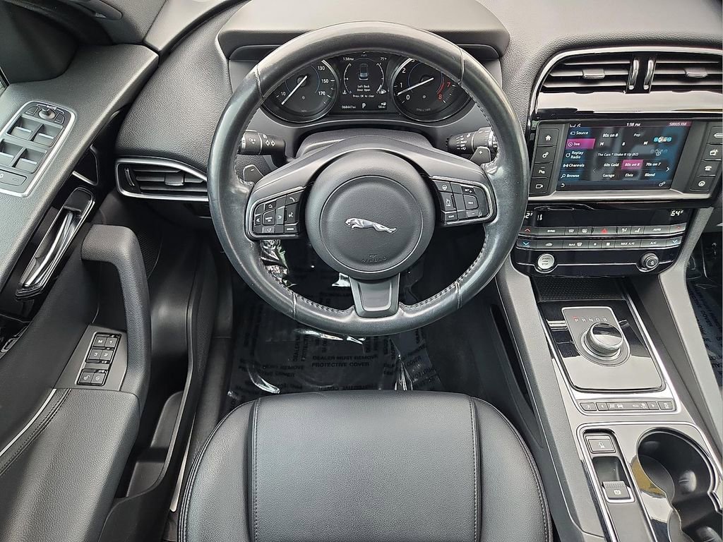 Used 2017 Jaguar F-PACE Premium image 11