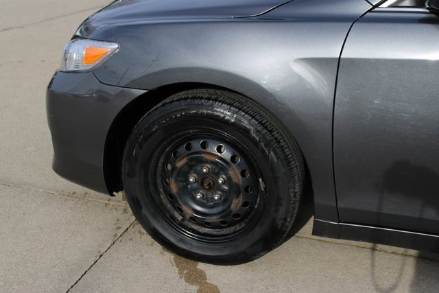 Used 2010 Toyota Camry LE image 7