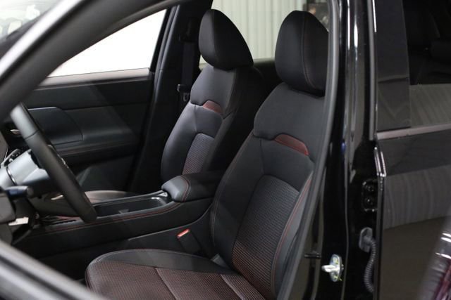 New 2026 Nissan Kicks SR w/ Cold Weather Package image 9