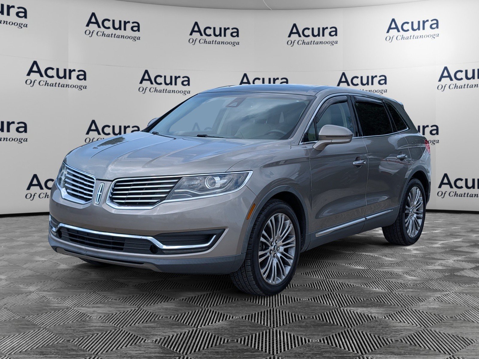Used 2016 Lincoln MKX Reserve w/ Climate Package FWD image 4