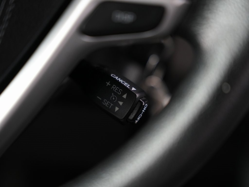 Used 2015 Toyota Sienna L image 16