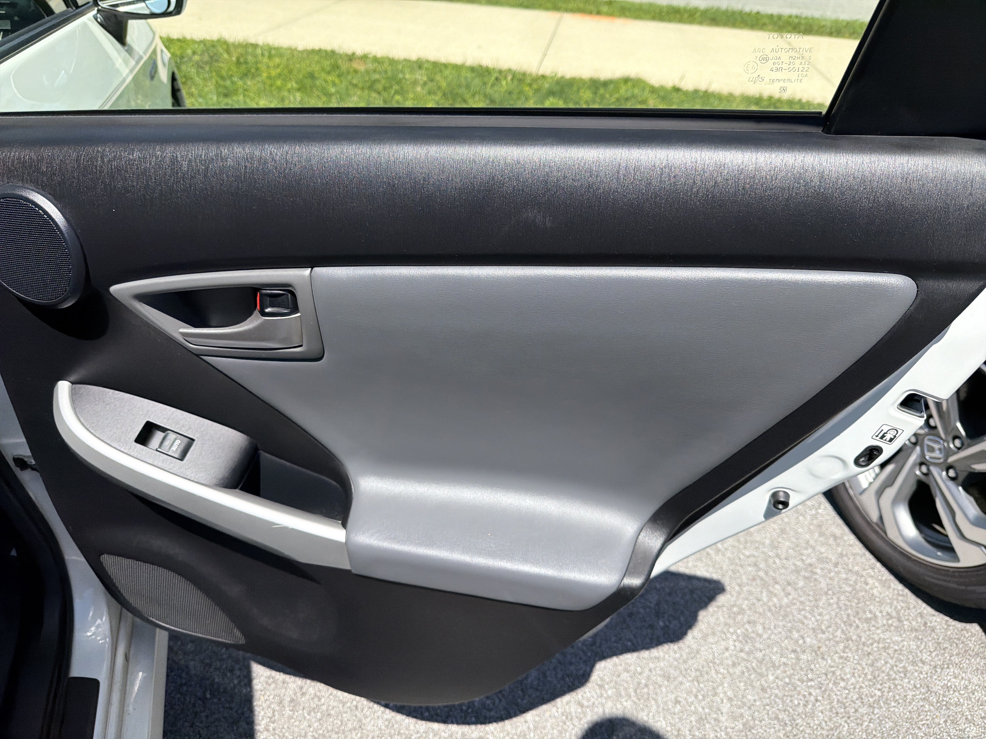 Used 2013 Toyota Prius Four w/ Deluxe Solar Roof Pkg FWD image 52