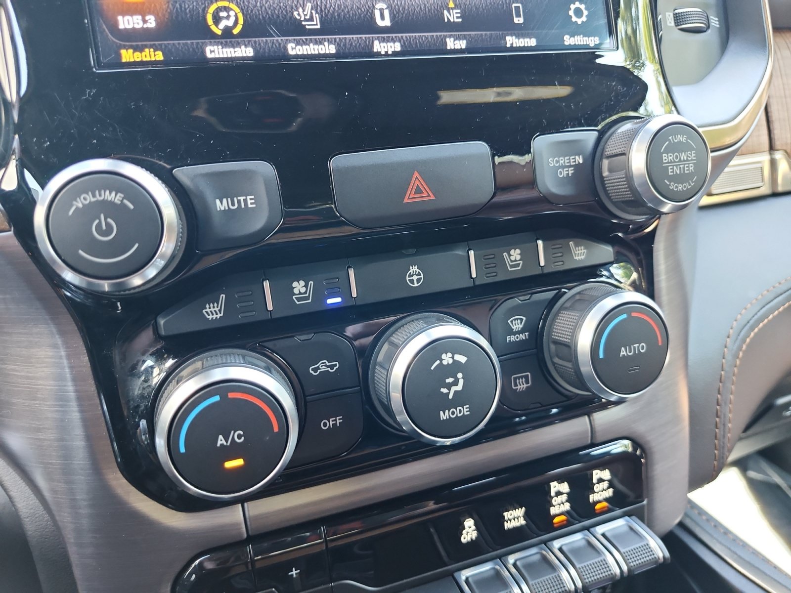 Used 2019 RAM 1500 Laramie Longhorn w/ Trailer Tow Group AWD/4WD image 25