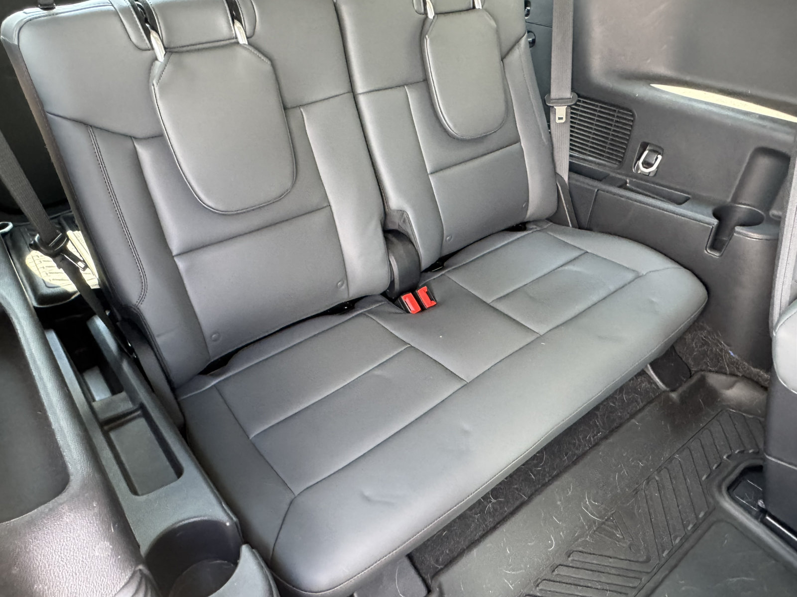 Used 2025 Ford Explorer Active w/ Active Comfort Package RWD image 18