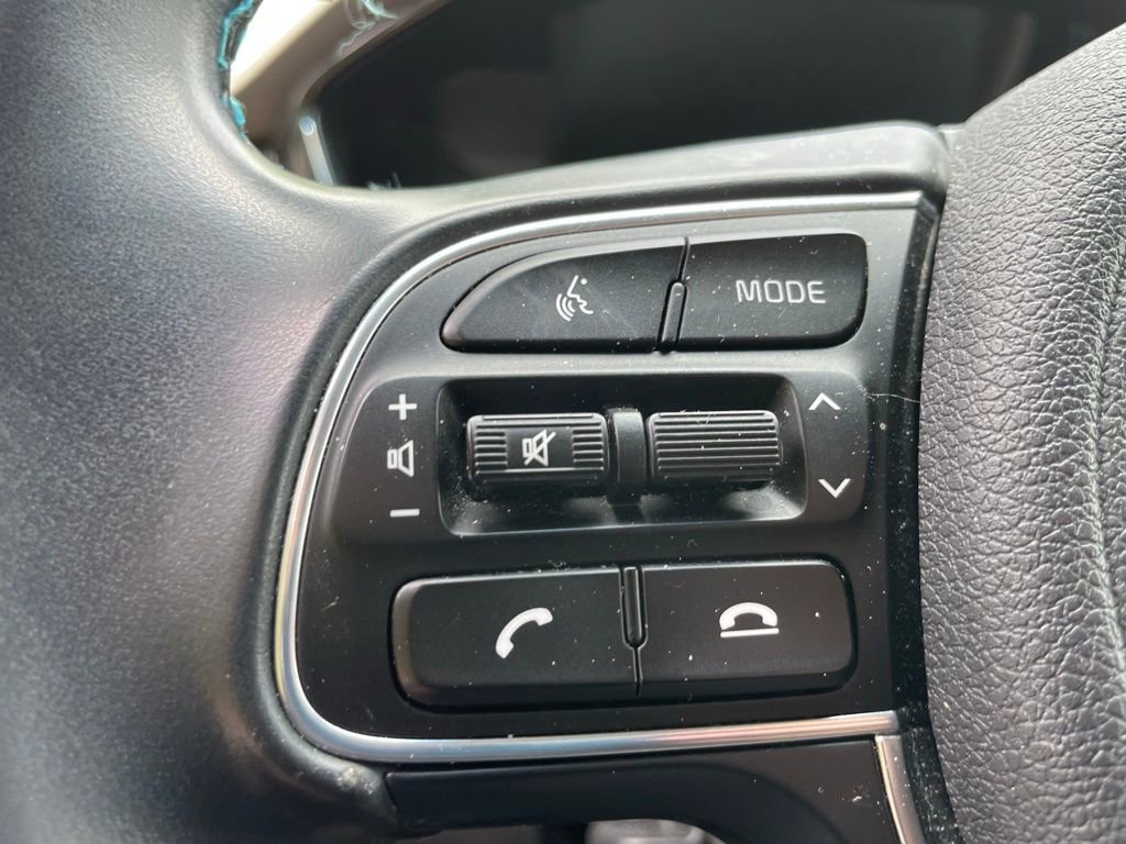 Used 2020 Kia Niro Touring FWD image 12