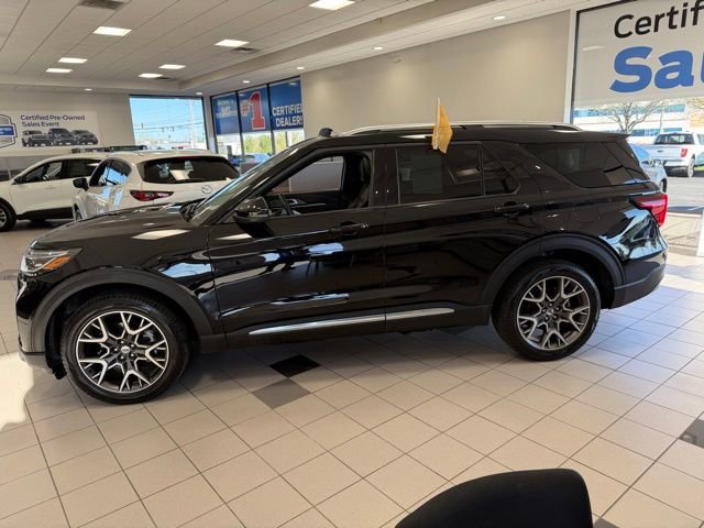 Used 2025 Ford Explorer Platinum w/ Ultimate Package AWD/4WD image 7