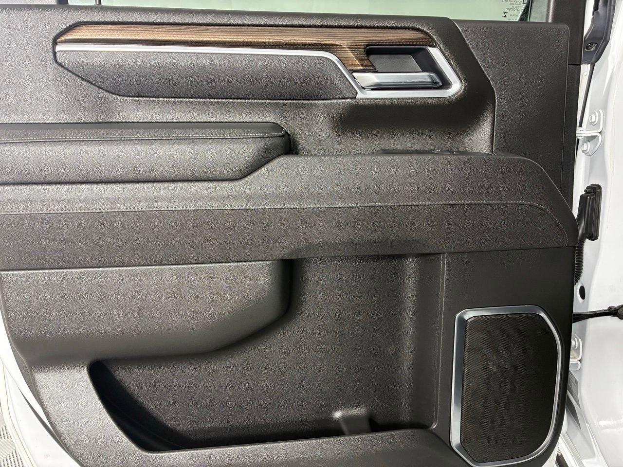 Used 2025 Chevrolet Silverado 2500 LT image 24