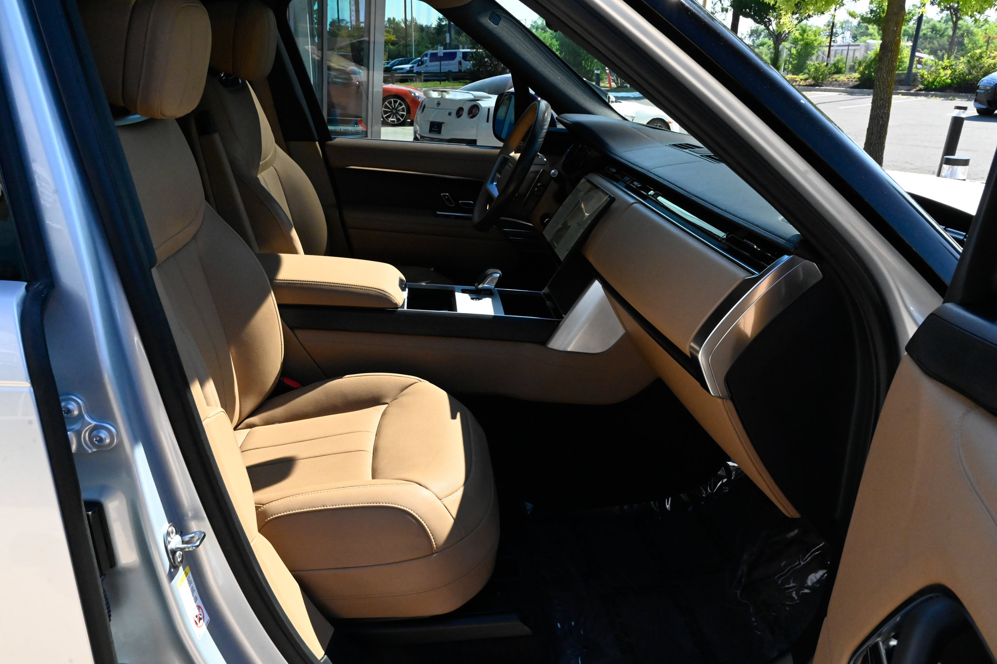 Used 2025 Land Rover Range Rover SE AWD/4WD image 52