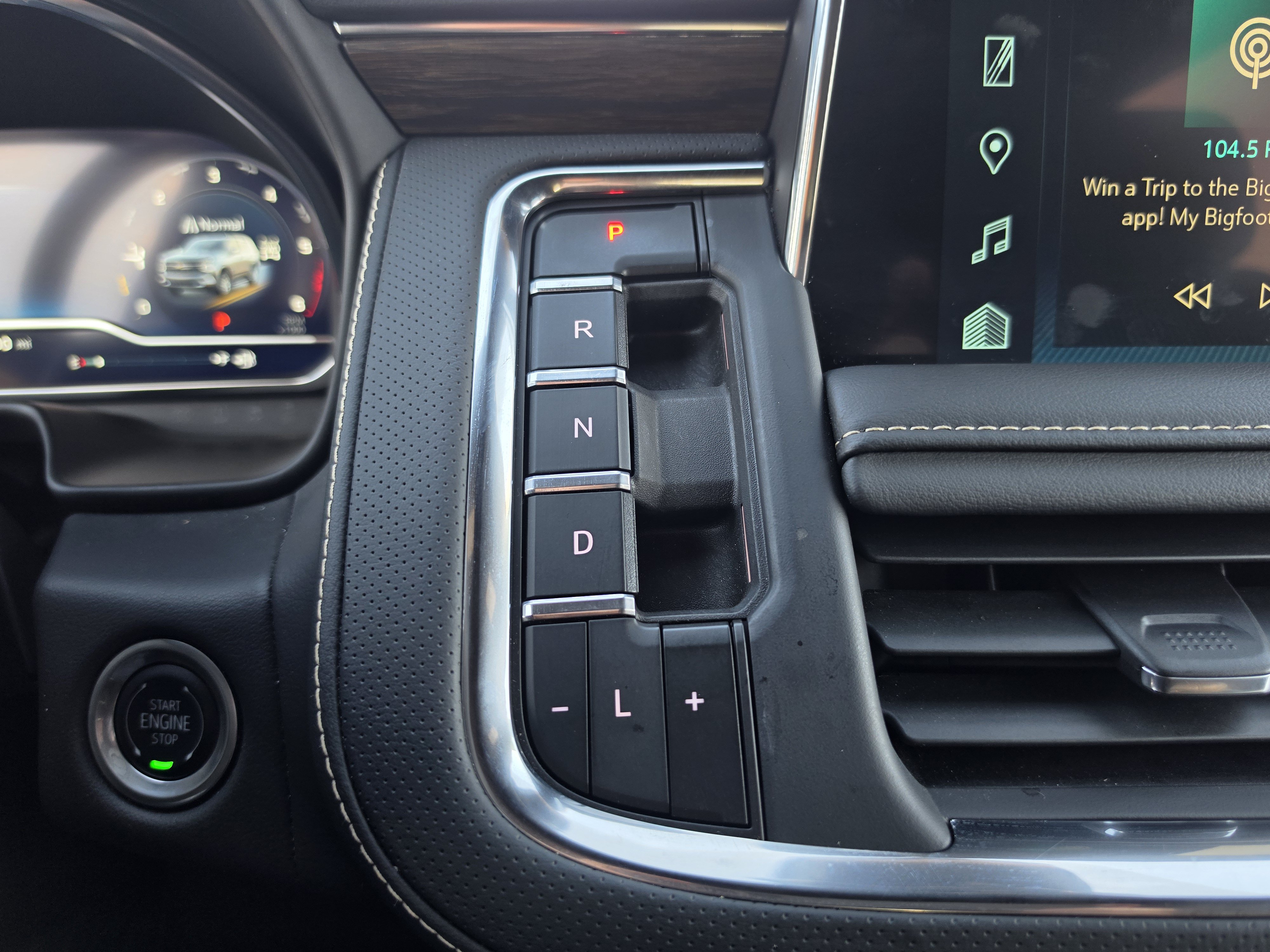Used 2024 Chevrolet Tahoe Premier w/ Advanced Technology Package AWD/4WD image 28