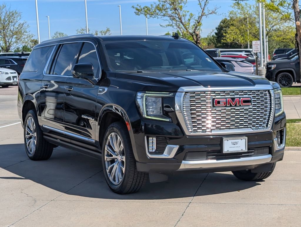 Used 2023 GMC Yukon XL Denali AWD/4WD image 8